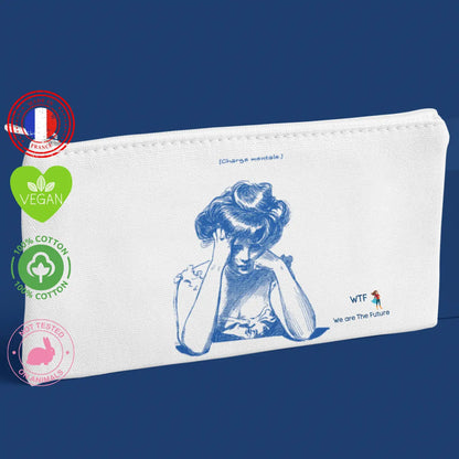 Cette trousse est le clin d’œil parfait pour rappeler à votre entourage que la charge mentale n’a rien d’une fatalité. Offrez-la à une amie, une collègue, une sœur… ou gardez-la pour imposer vos limites avec style !