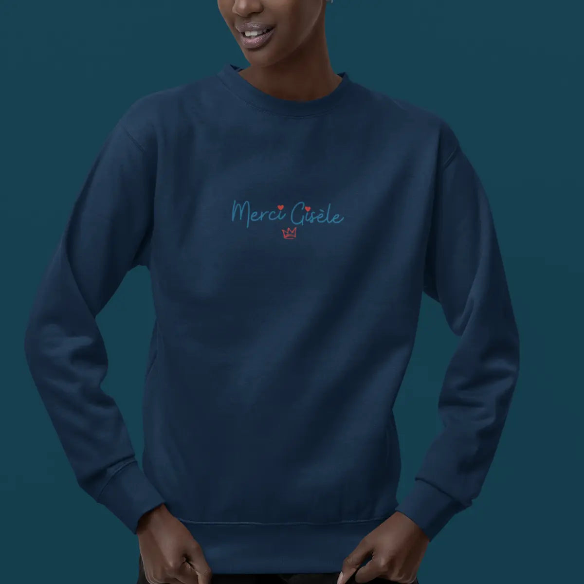 sweat-shirt féministe femme à la fois symbolique et intemporel, « Merci Gisèle » s’adresse à celles et ceux qui revendiquent un féminisme militant, lucide et durable.