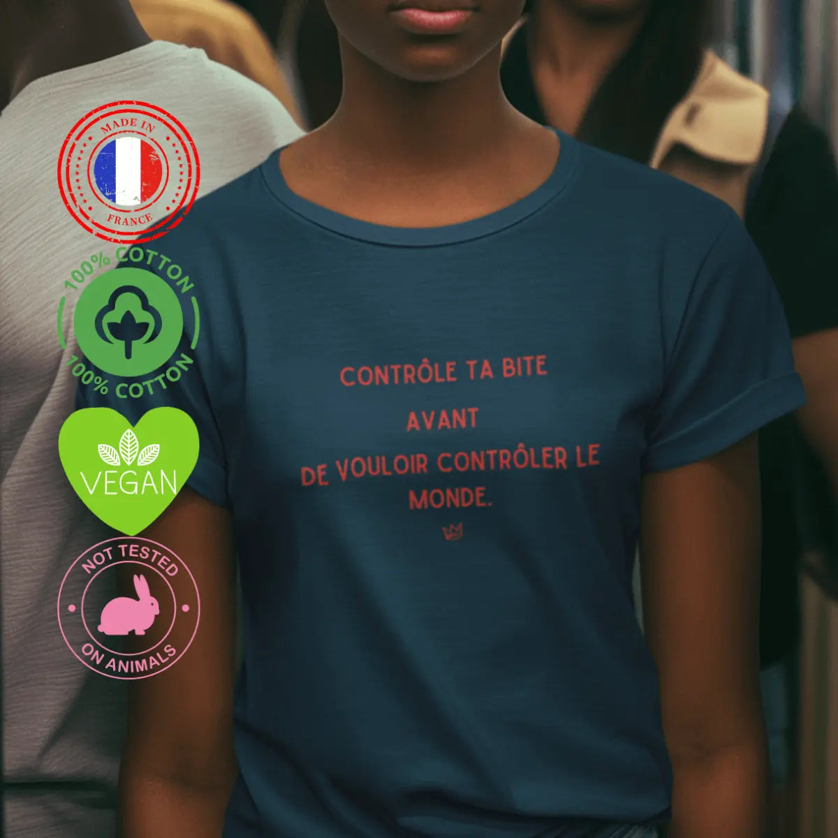 T-shirt bleu slogan féministe - "Contrôle ta bite avant de vouloir contrôler le monde"
