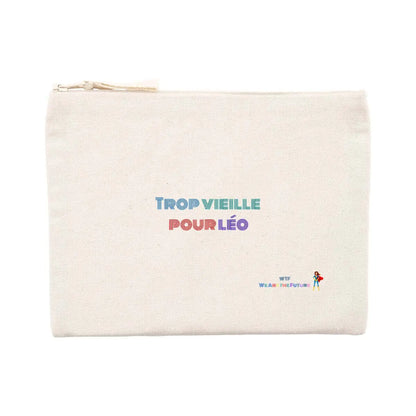 Pochette féministe Trop vieille pour Léo
